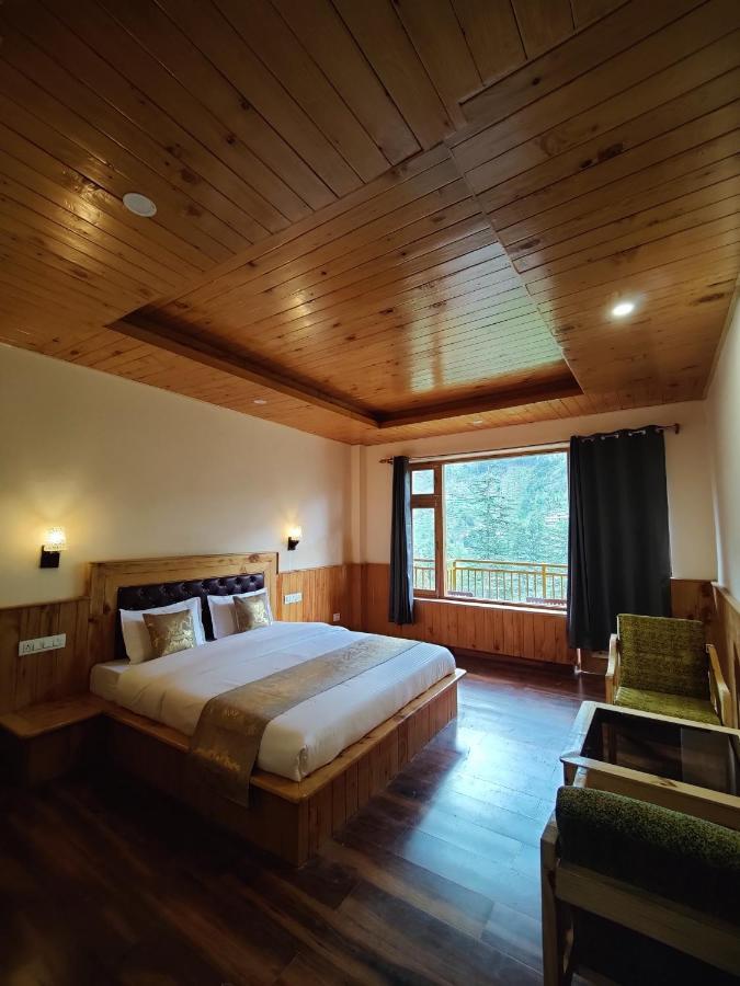The Woodpecker Inn & Cafe, Jibhi 外观 照片