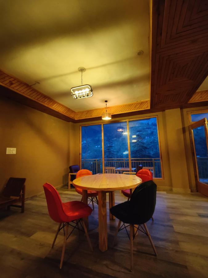 The Woodpecker Inn & Cafe, Jibhi 外观 照片